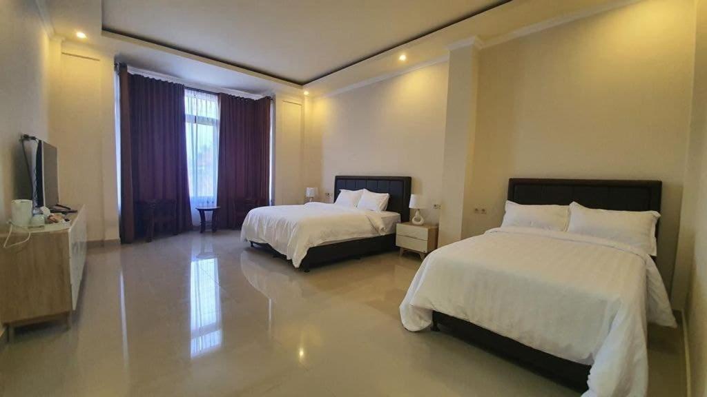 Grand Puri Hotel Batununggul Exterior foto